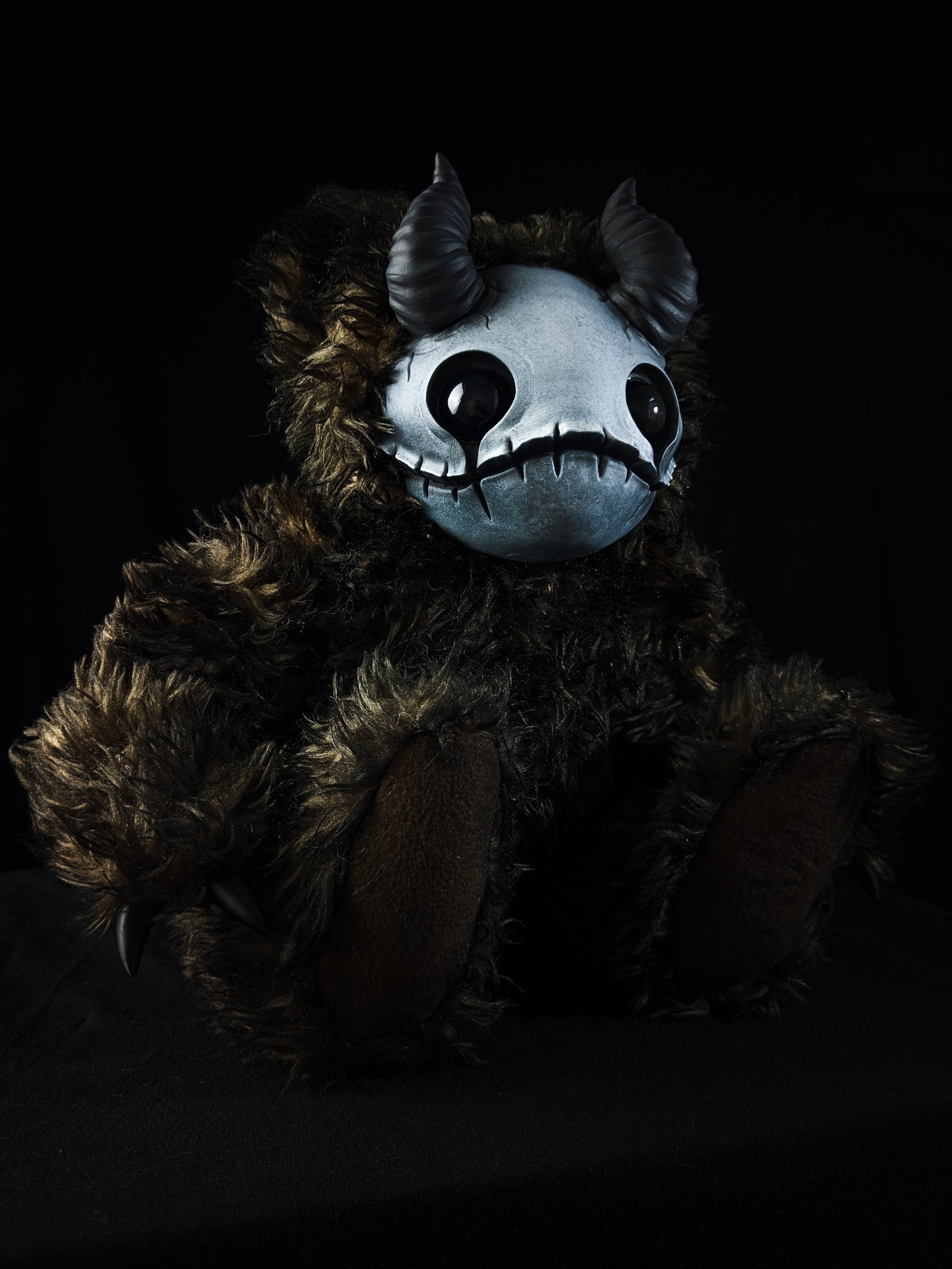 Mori (Brooding Bramble Ver.) - CRYPTCRITS Monster Art Doll Plush Toy