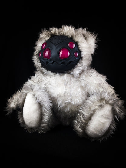Arakobe (White Wanderer Ver.) - CRYPTCRITS Monster Art Doll Plush Toy