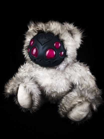 Arakobe (White Wanderer Ver.) - CRYPTCRITS Monster Art Doll Plush Toy