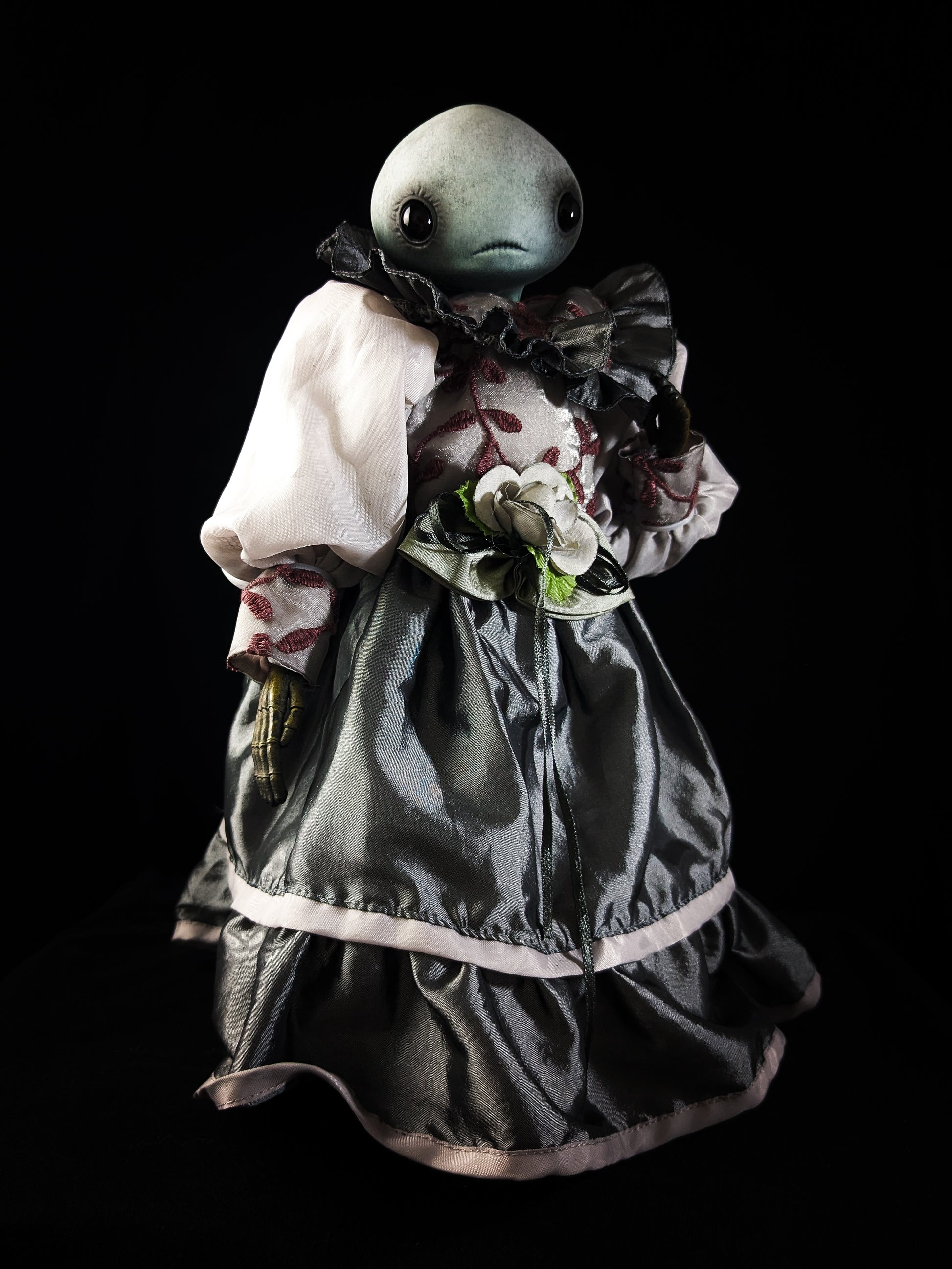 Depression Dolls: TOLKASULK - Handmade Posable Gothic Art Doll for Enigmatic Souls