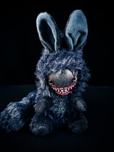 Load image into Gallery viewer, SLIZOR - MINICRITS Cryptid Art Doll Plush Toy

