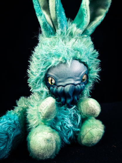 NEOTHUN - MINICRITS Cryptid Art Doll Plush Toy