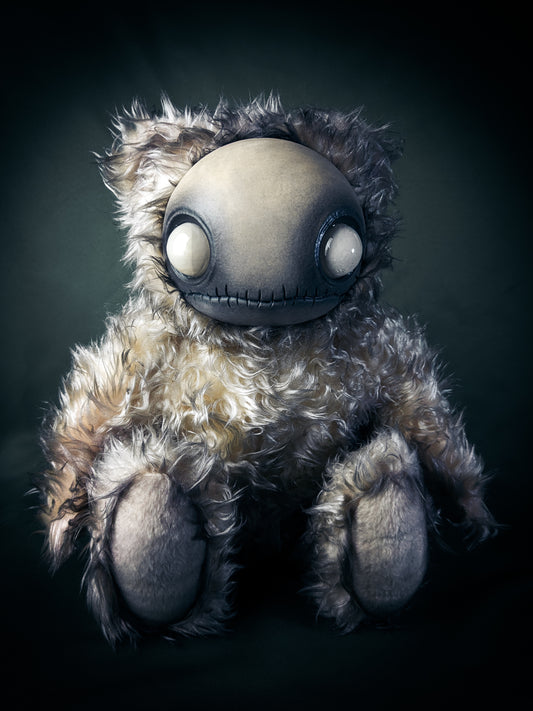 Rust of Soul: LOCUST - CRYPTCRITS Handcrafted Gothic Creepy Art Doll Plush Toy for Soulless Husks