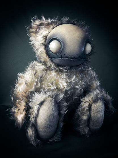 Rust of Soul: LOCUST - CRYPTCRITS Handcrafted Gothic Creepy Art Doll Plush Toy for Soulless Husks