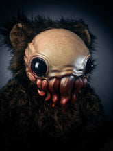 Load image into Gallery viewer, Unholy Godling: ELDINUTH - CRYPTCRITZ Handcrafted Lovecraftian Cthulhu Art Doll Plush Toy for Eldritch Entities
