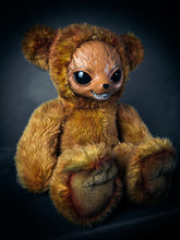 Load image into Gallery viewer, Teething n&#39; Tearing: HOWL - CRYPTCRITS Handcrafted Creepy Cute Monster Art Doll Plush Toy for Cryptozoologists

