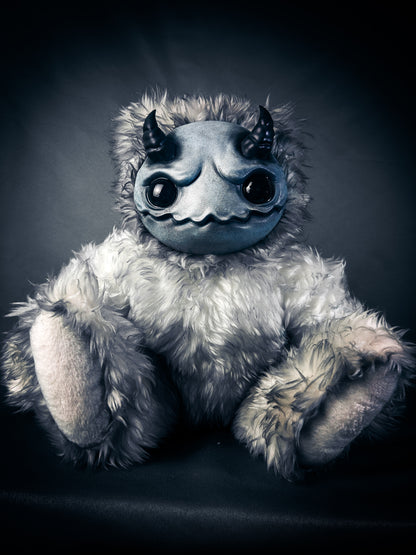 Icey Heart: AZAGARR - CRYPTCRITZ Handcrafted Cute Horned Art Doll Plush Toy for Shadowy Enchantresses