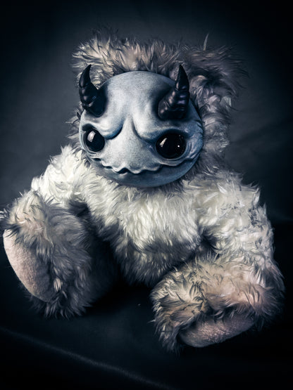 Icey Heart: AZAGARR - CRYPTCRITZ Handcrafted Cute Horned Art Doll Plush Toy for Shadowy Enchantresses