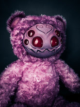 Load image into Gallery viewer, Spindly Sprinkle: ARAKOBE - CRYPTCRITS Handmade Plush Toy Art Doll for Art Enthusiasts
