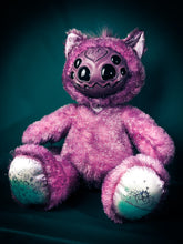 Load image into Gallery viewer, Kitty&#39;s Web: ARAKOBE - CRYPTCRITS Handmade Plush Toy Art Doll for Art Enthusiasts
