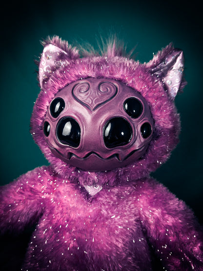 Kitty's Web: ARAKOBE - CRYPTCRITS Handmade Plush Toy Art Doll for Art Enthusiasts