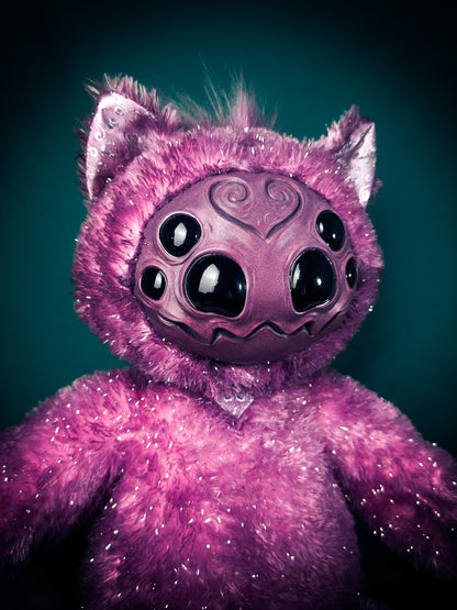 Kitty's Web: ARAKOBE - CRYPTCRITS Handmade Plush Toy Art Doll for Art Enthusiasts
