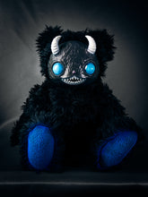 Load image into Gallery viewer, Yukigen (Mana Maniac Ver.) - CRYPTCRITZ Monster Art Doll Plush Toy

