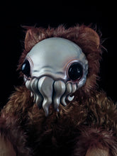 Load image into Gallery viewer, Pale Conjuring: ELDINUTH - CRYPTCRITS Handcrafted Lovecraftian Cthulhu Art Doll Plush Toy for Eldritch Entities
