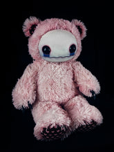 Load image into Gallery viewer, Fuzzy Furrington (Pink Inferno Ver.) - CRYPTCRITZ Monster Art Doll Plush Toy
