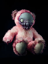Load image into Gallery viewer, Pink Pantheon: ELDINUTH - CRYPTCRITZ Handcrafted Lovecraftian Cthulhu Art Doll Plush Toy for Eldritch Entities
