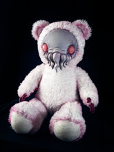 Load image into Gallery viewer, Shimmering Idol: ELDINUTH - CRYPTCRITS Handcrafted Lovecraftian Cthulhu Art Doll Plush Toy for Eldritch Entities
