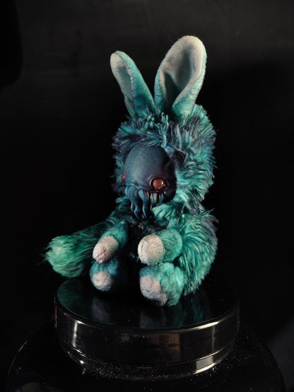 FRIENDTHULU Non-Euclidean Flavour - Cryptid Art Doll Plush Toy