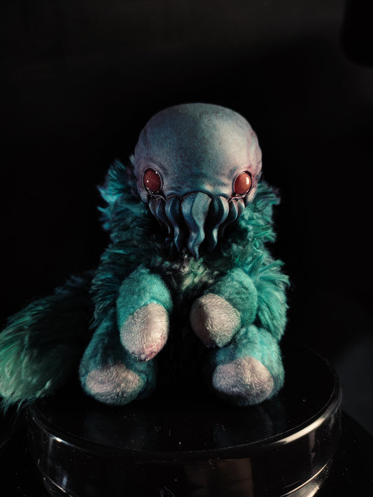 FRIENDTHULU Non-Euclidean Flavour - Cryptid Art Doll Plush Toy