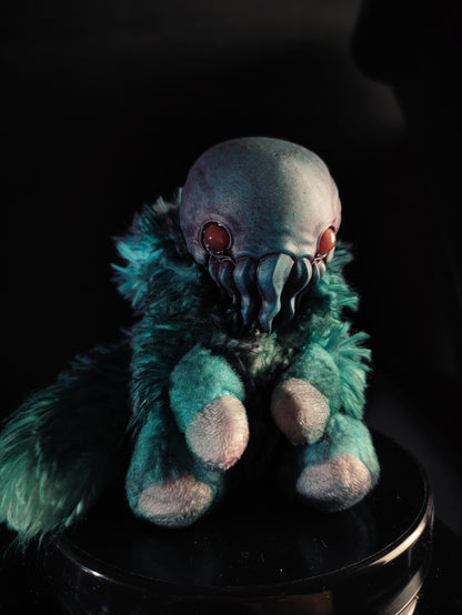 FRIENDTHULU Non-Euclidean Flavour - Cryptid Art Doll Plush Toy