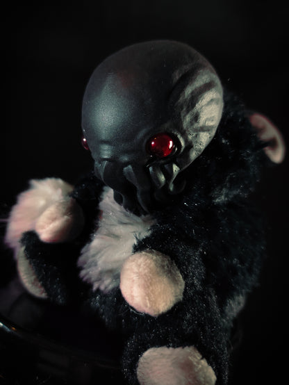 FRIENDTHULU Dark Messiah Flavour - Cryptid Art Doll Plush Toy
