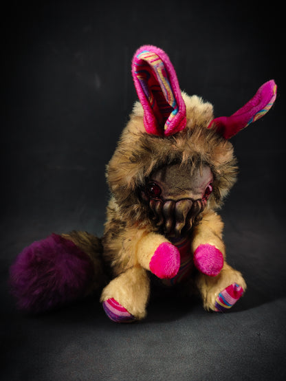 FRIENDTHULU King in Yellow Flavour - Cryptid Art Doll Plush Toy