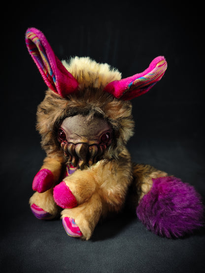 FRIENDTHULU King in Yellow Flavour - Cryptid Art Doll Plush Toy