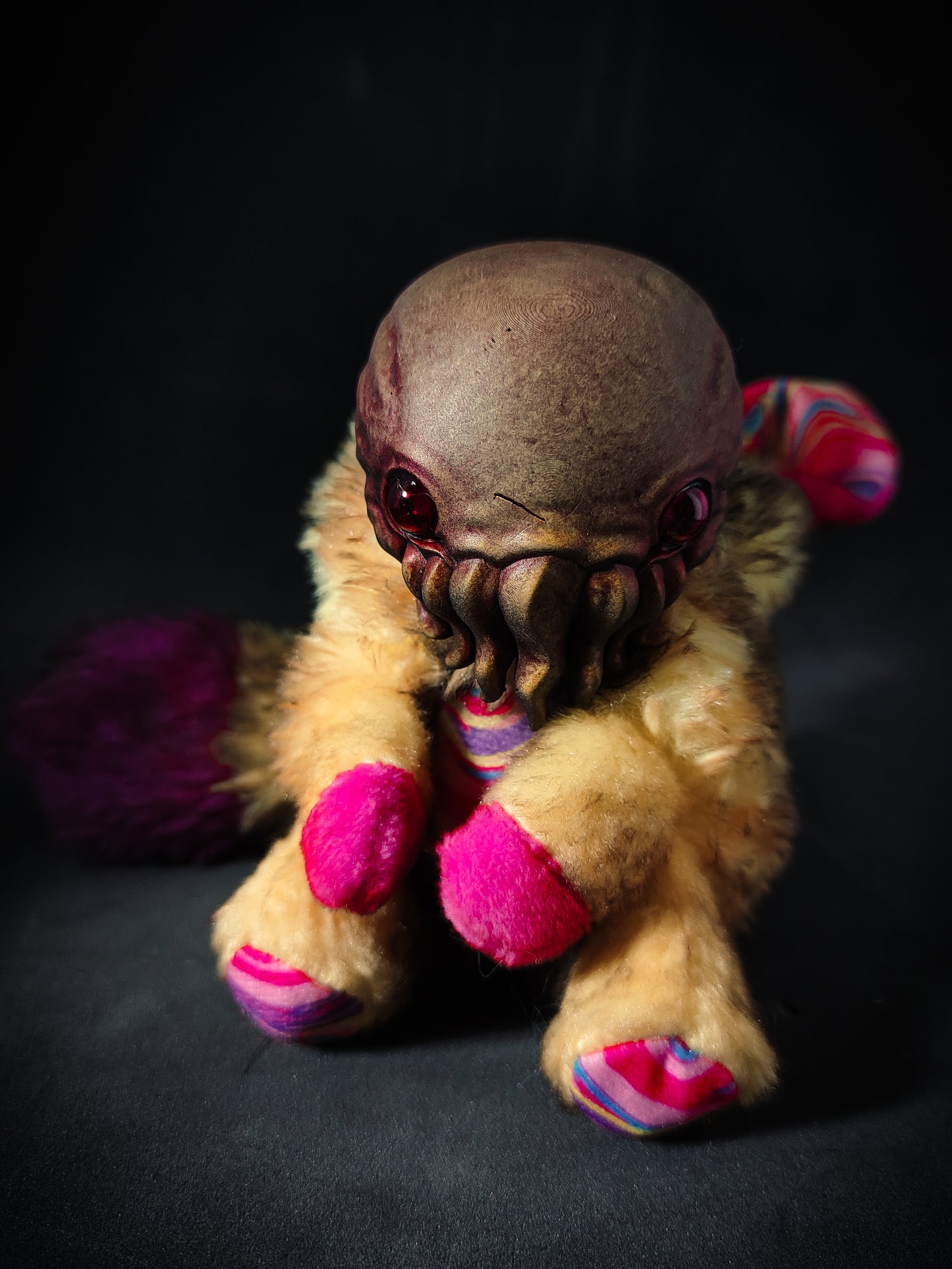 FRIENDTHULU King in Yellow Flavour - Cryptid Art Doll Plush Toy