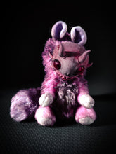 Load image into Gallery viewer, FRIENDPHIBIAN Candy Floss Flavour - Cryptid Art Doll Plush Toy

