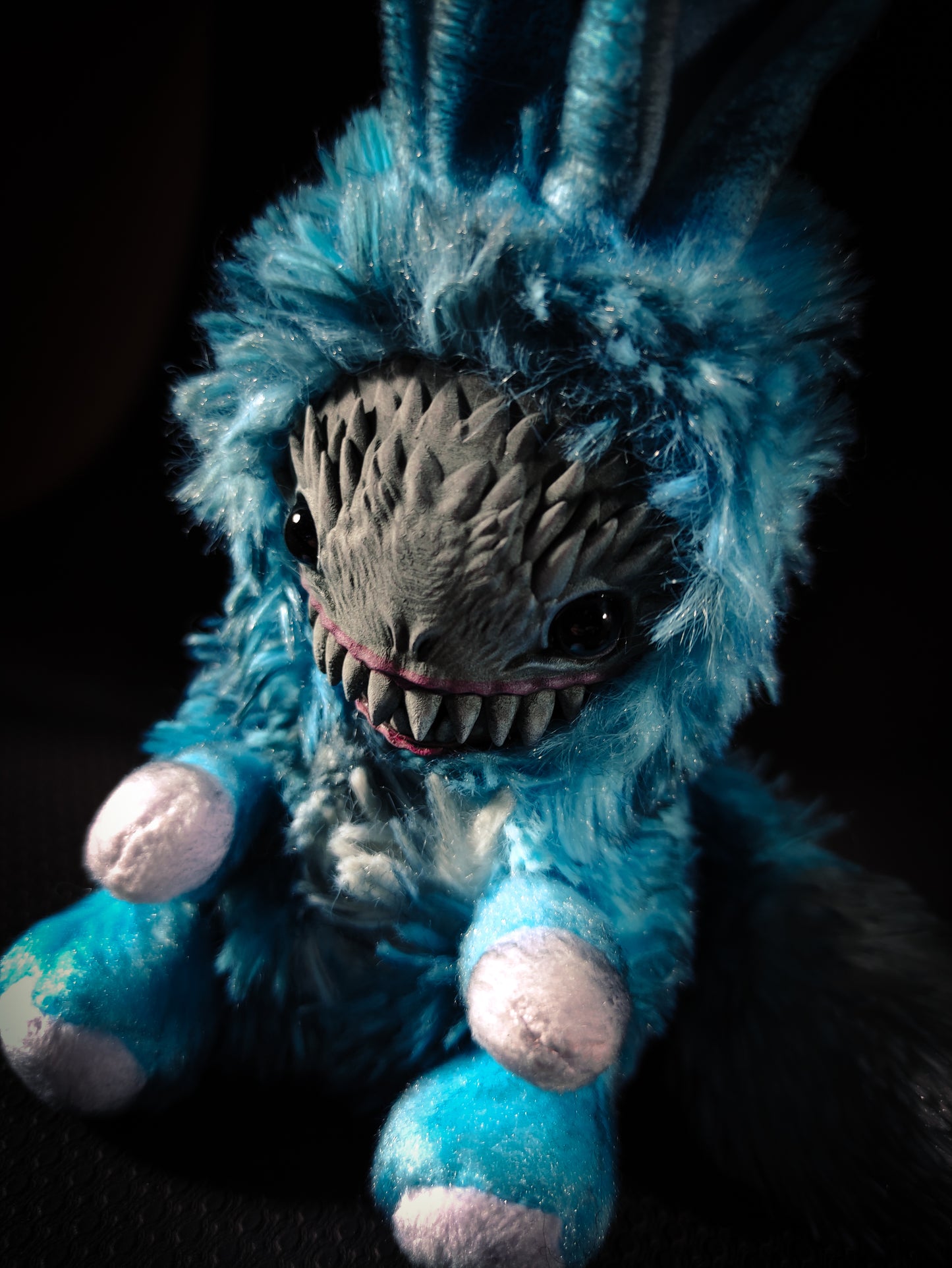 ABOMINABLE FRIEND Icicle Flavour - Yeti Art Doll Plush Toy