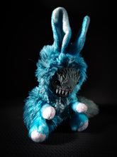 Load image into Gallery viewer, ABOMINABLE FRIEND Icicle Flavour - Yeti Art Doll Plush Toy
