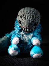 Load image into Gallery viewer, ABOMINABLE FRIEND Icicle Flavour - Yeti Art Doll Plush Toy
