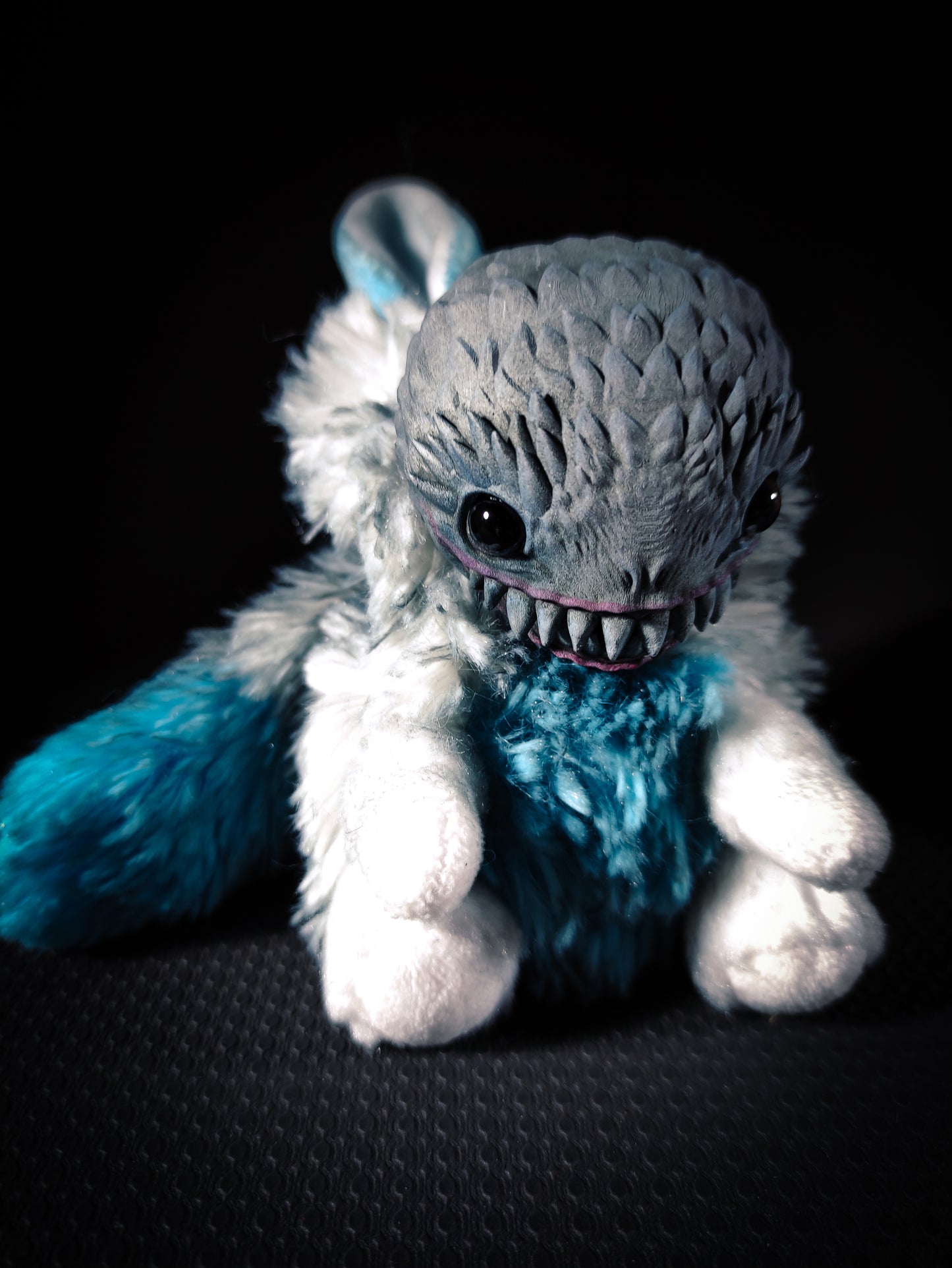 ABOMINABLE FRIEND Frosty Flavour - Yeti Art Doll Plush Toy