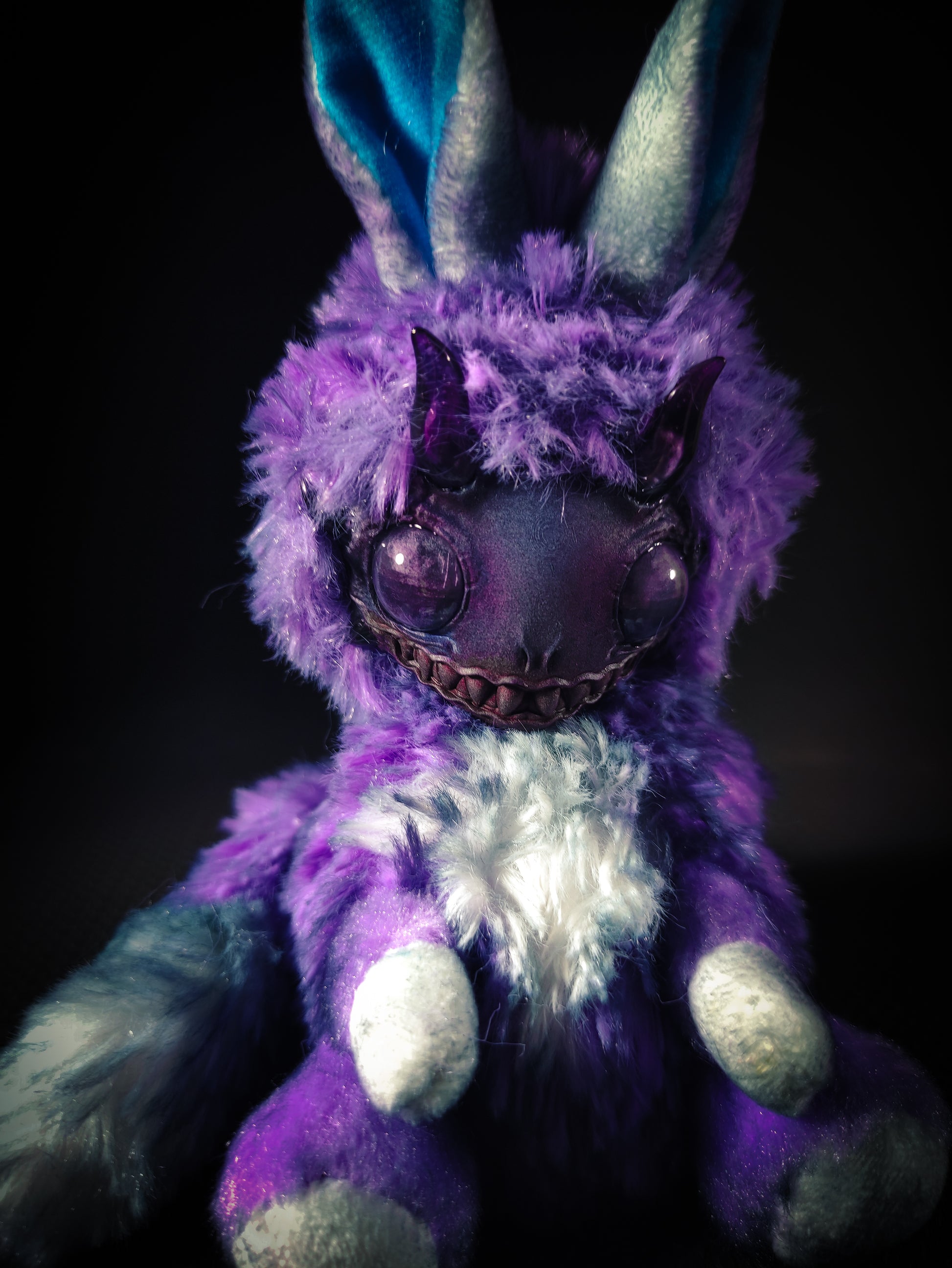 FRIENDPHIBIAN Vindictive Violet Flavour - Cryptid Art Doll Plush Toy