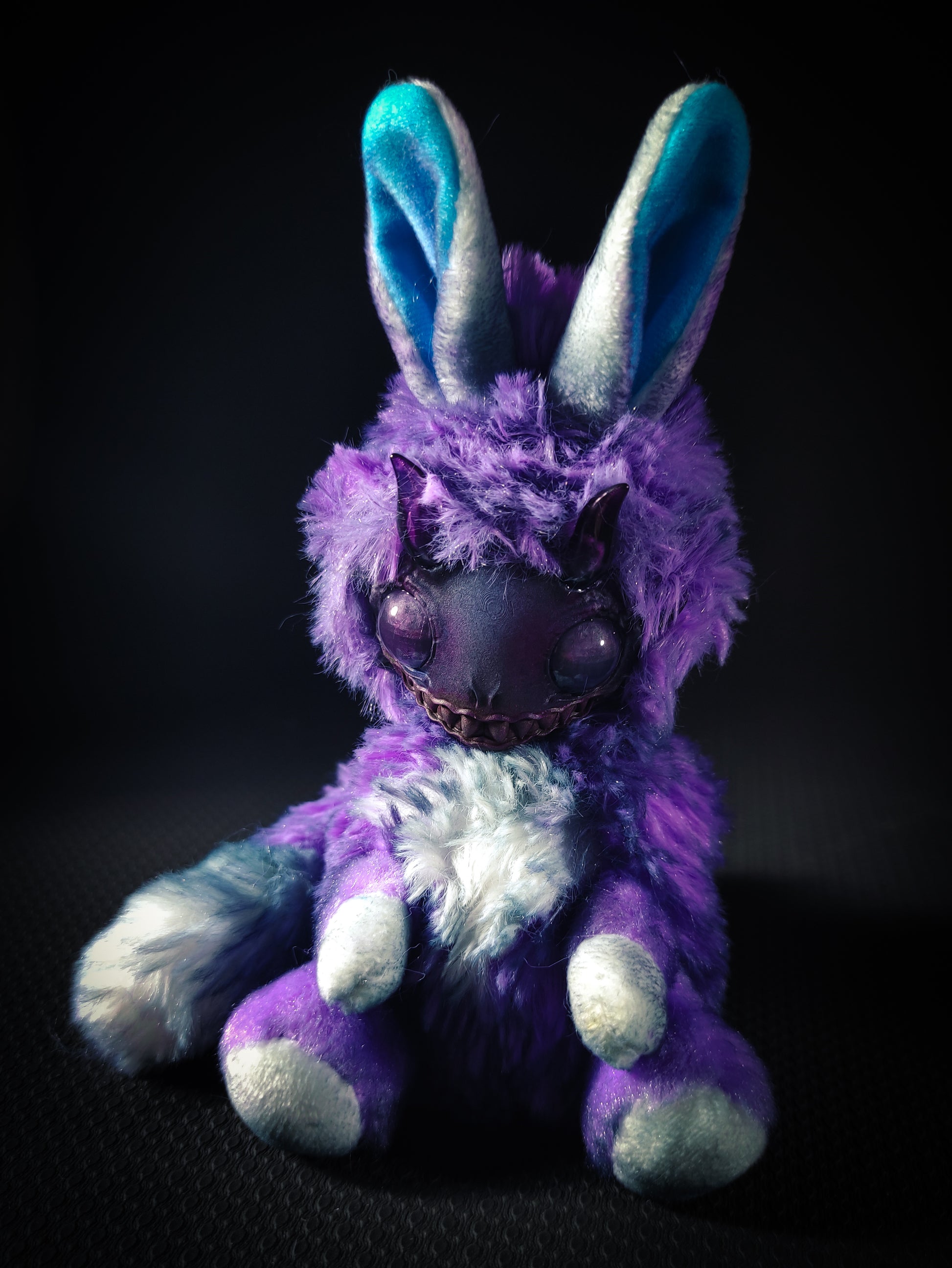 FRIENDPHIBIAN Vindictive Violet Flavour - Cryptid Art Doll Plush Toy