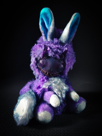 FRIENDPHIBIAN Vindictive Violet Flavour - Cryptid Art Doll Plush Toy