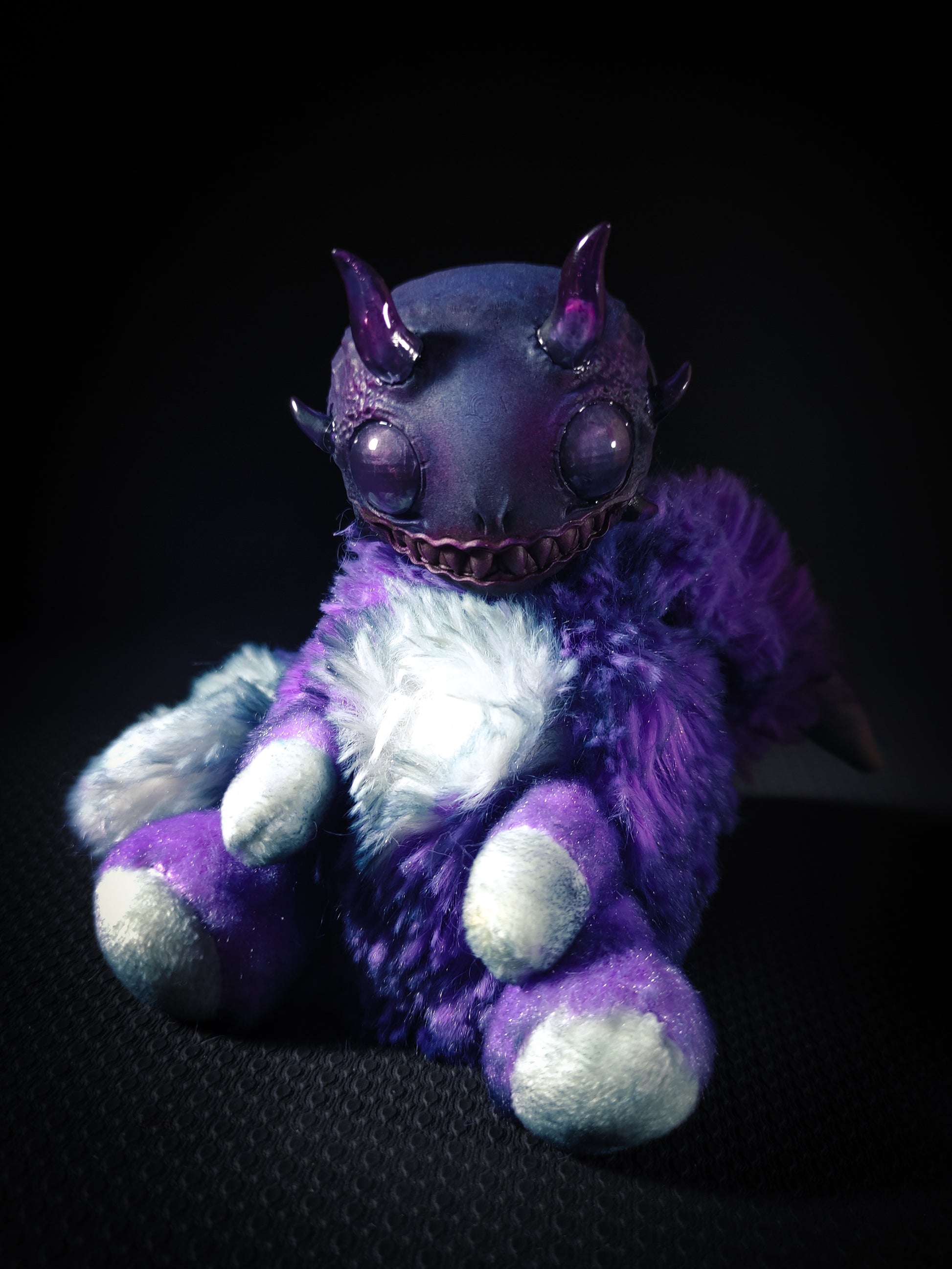 FRIENDPHIBIAN Vindictive Violet Flavour - Cryptid Art Doll Plush Toy