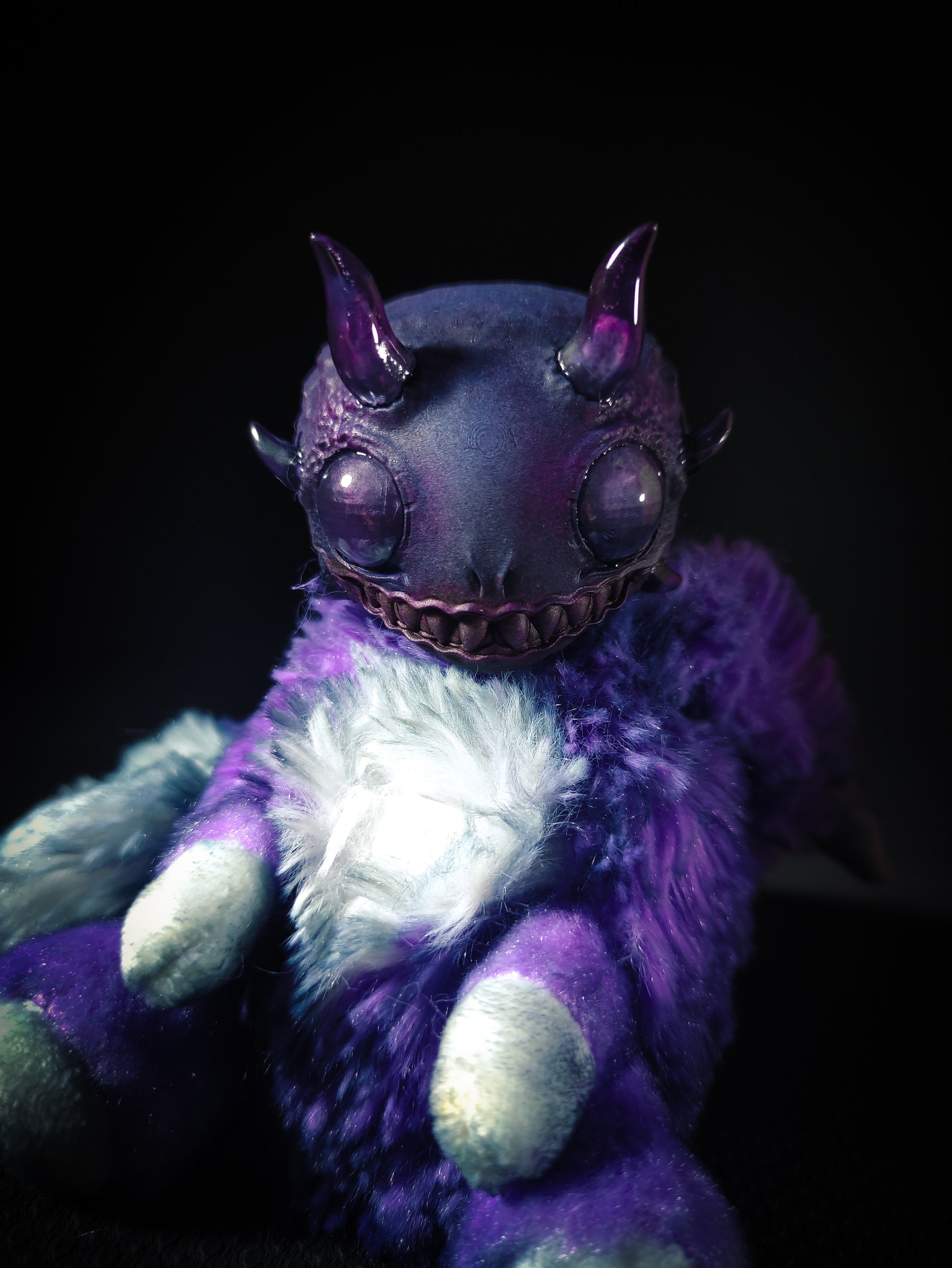 FRIENDPHIBIAN Vindictive Violet Flavour - Cryptid Art Doll Plush Toy