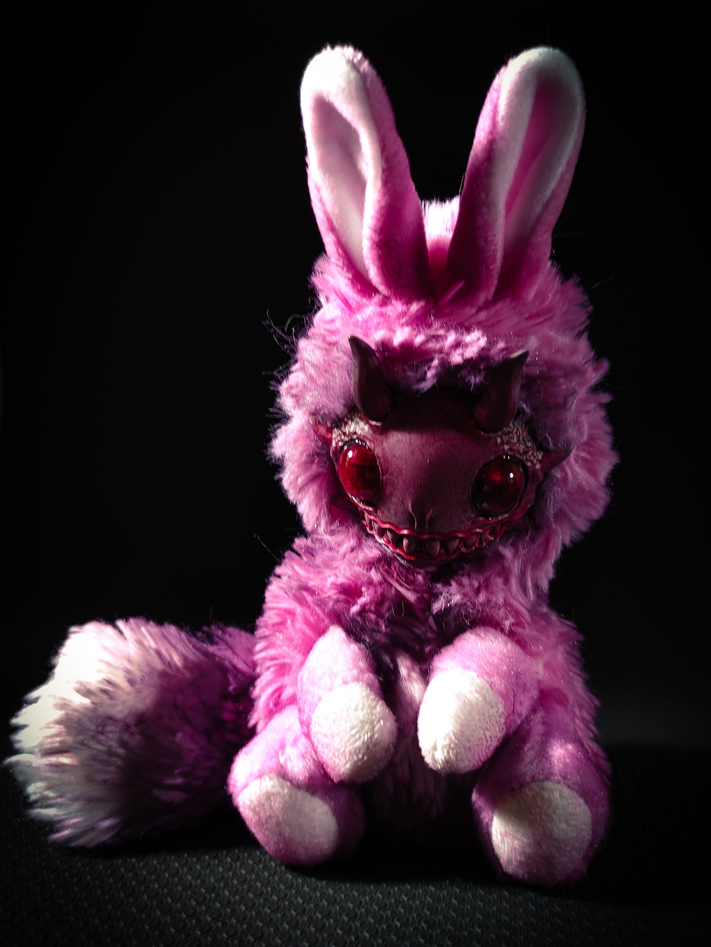 FRIENDPHIBIAN Sickly Sweet II Flavour - Cryptid Art Doll Plush Toy