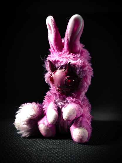 FRIENDPHIBIAN Sickly Sweet II Flavour - Cryptid Art Doll Plush Toy