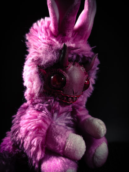 FRIENDPHIBIAN Sickly Sweet II Flavour - Cryptid Art Doll Plush Toy