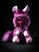 Load image into Gallery viewer, FRIENDPHIBIAN Sickly Sweet Flavour - Cryptid Art Doll Plush Toy
