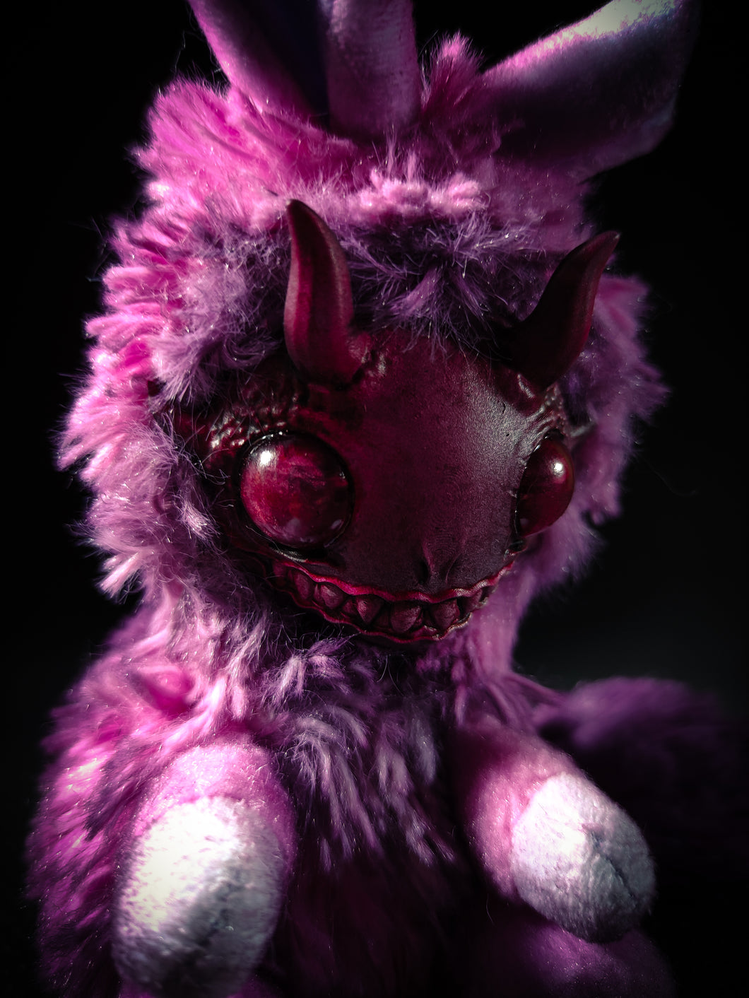 FRIENDPHIBIAN Sickly Sweet Flavour - Cryptid Art Doll Plush Toy