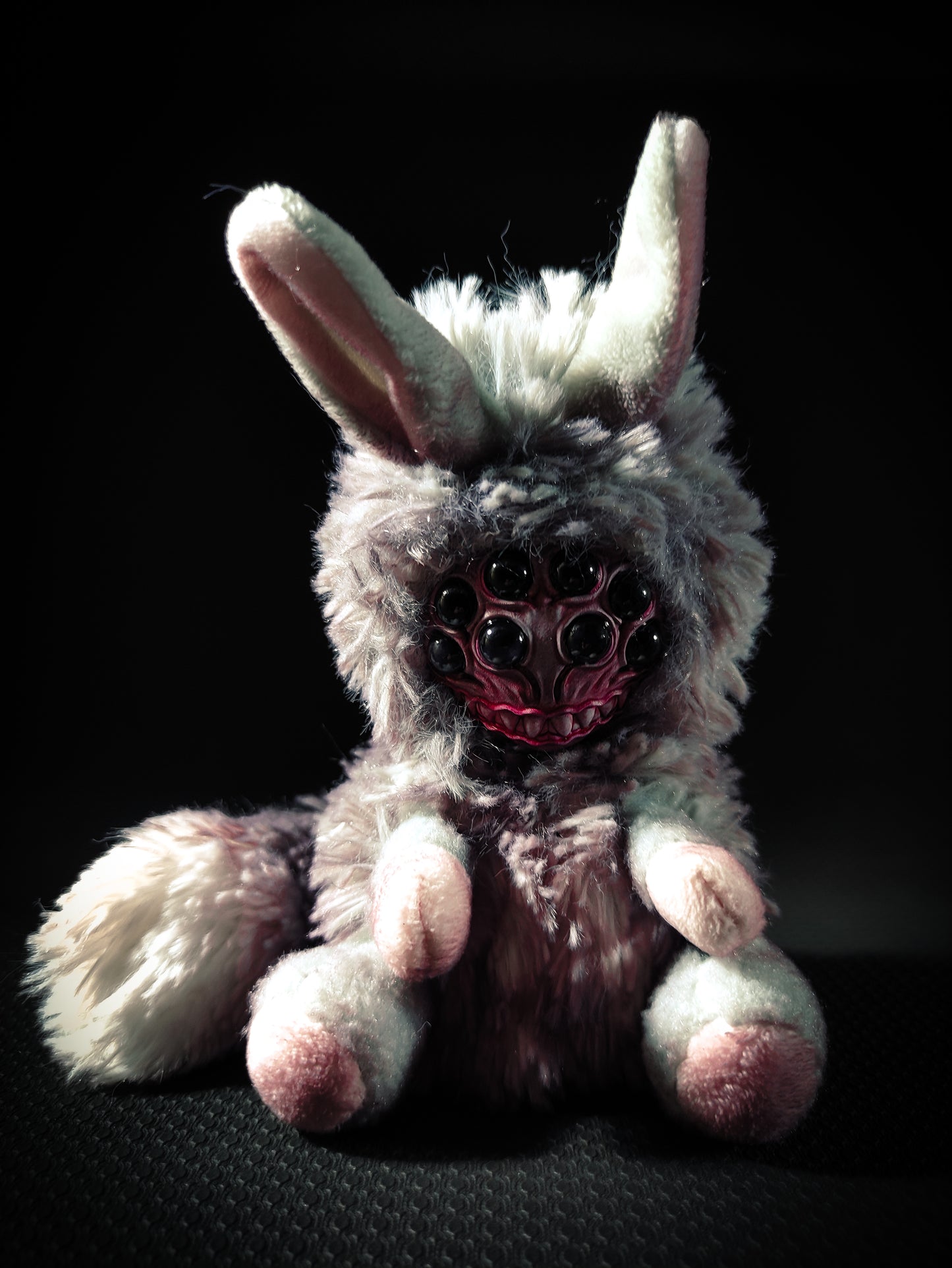 FRIECHNID Albino Pincer Flavour - Cryptid Art Doll Plush Toy