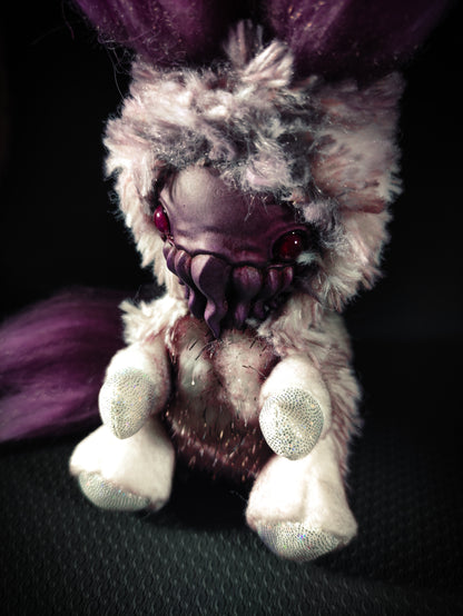 FRIENDTHULU Purple Haze Flavour - Cryptid Art Doll Plush Toy