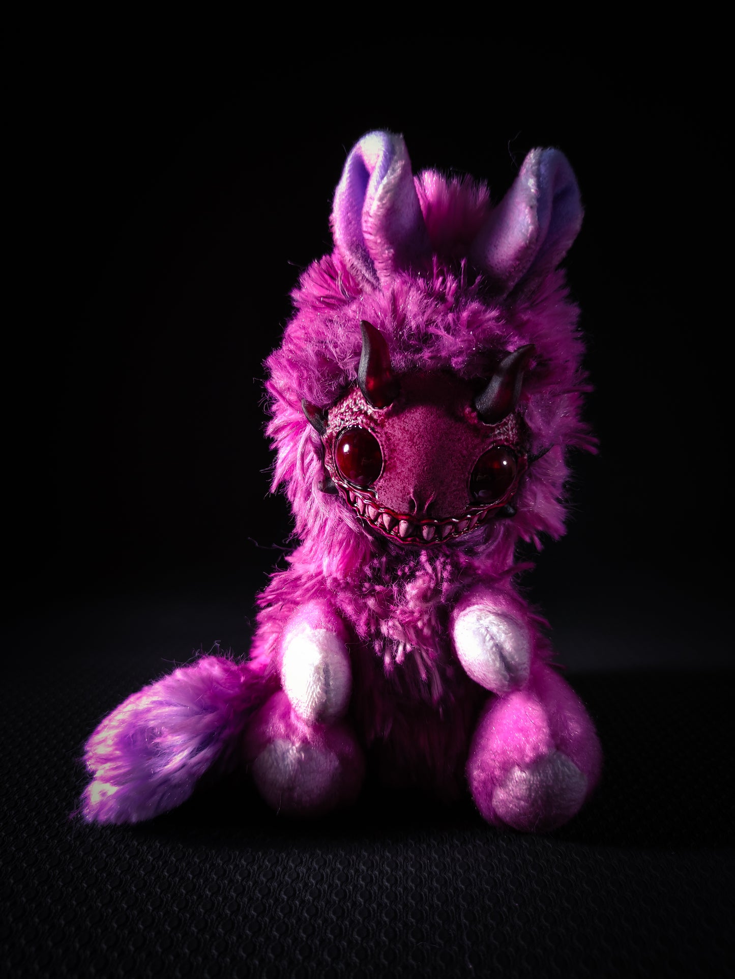 FRIENDPHIBIAN Crimson Coral II Flavour - Cryptid Art Doll Plush Toy