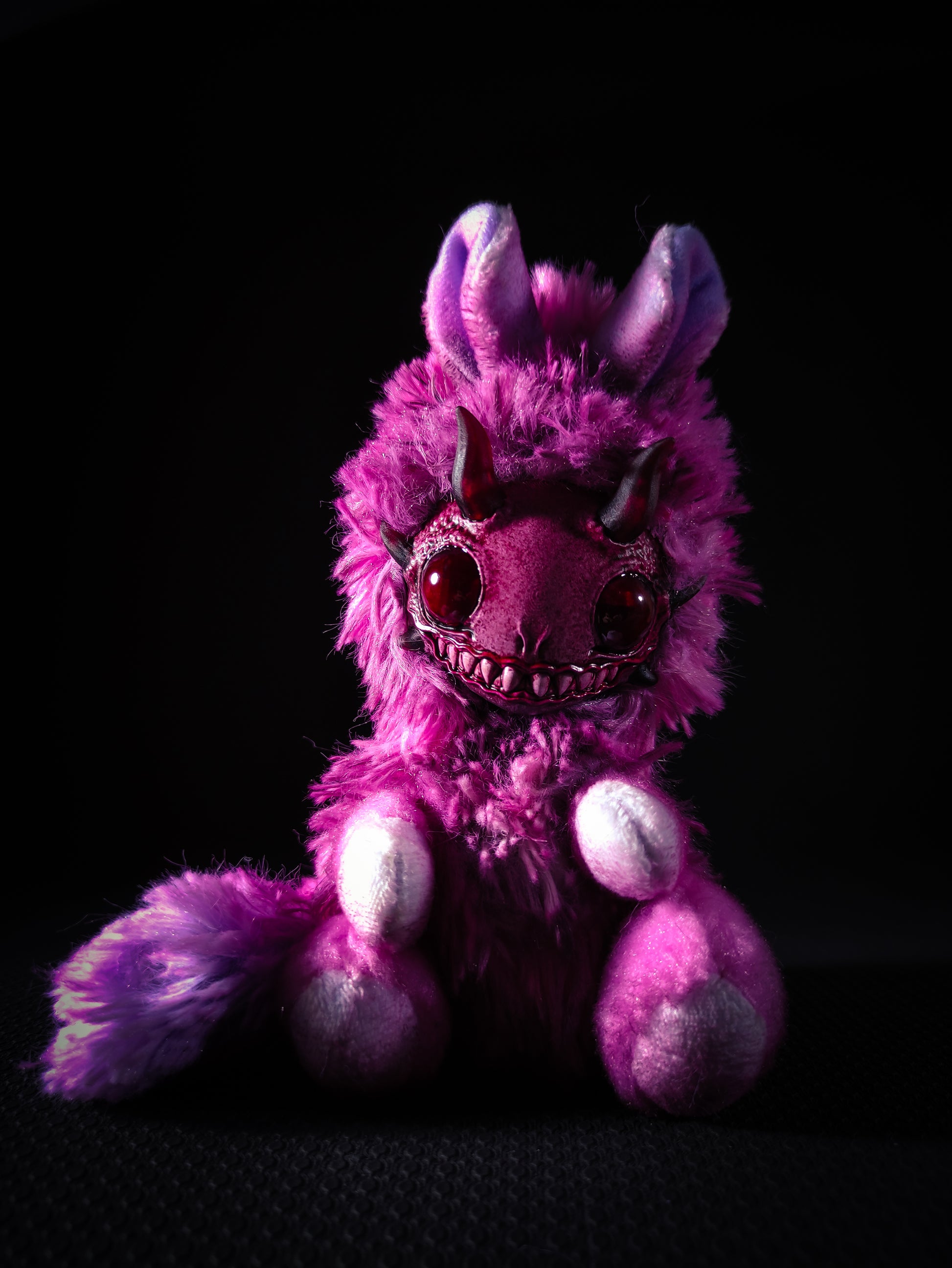 FRIENDPHIBIAN Crimson Coral II Flavour - Cryptid Art Doll Plush Toy