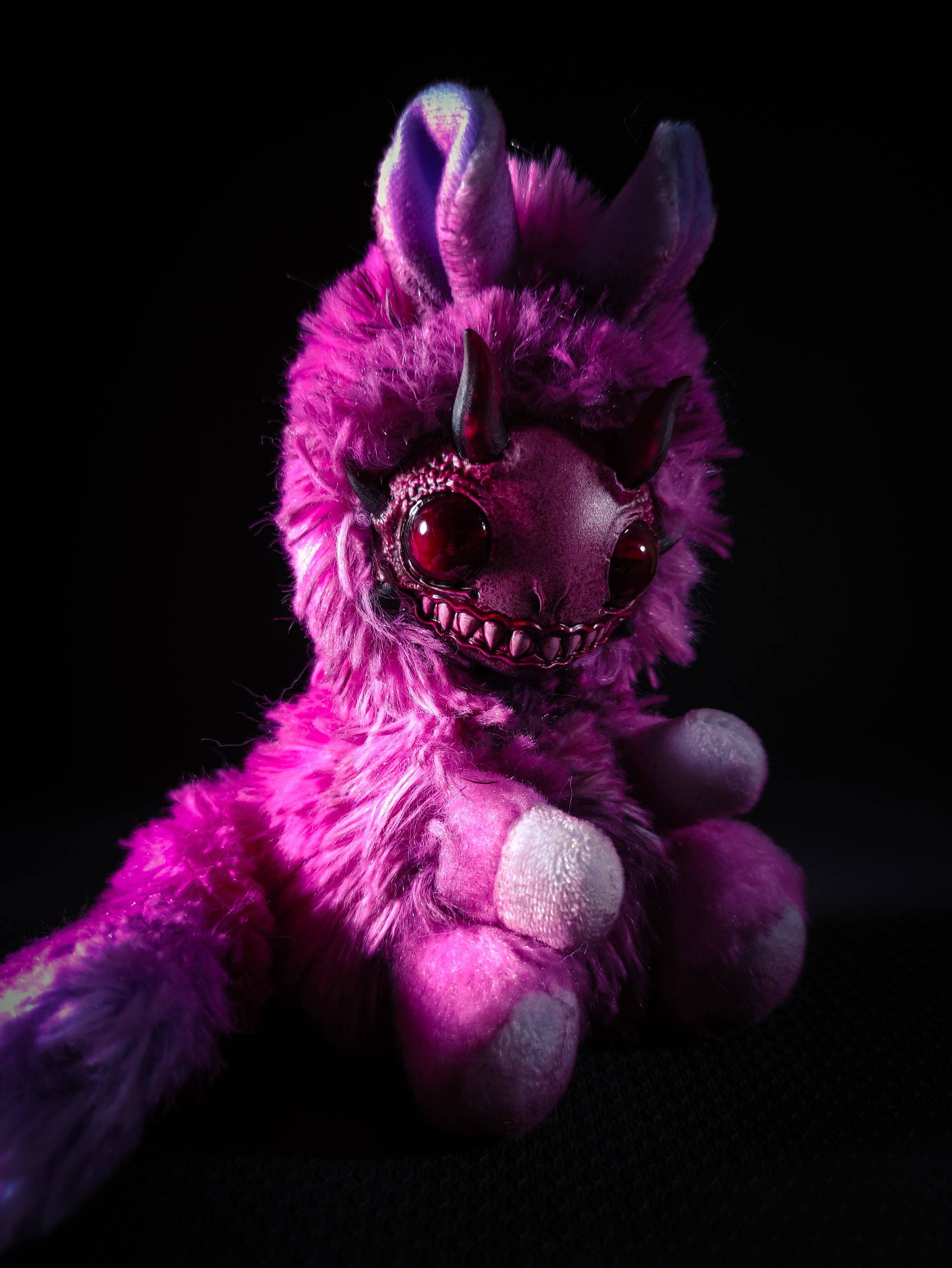FRIENDPHIBIAN Crimson Coral II Flavour - Cryptid Art Doll Plush Toy