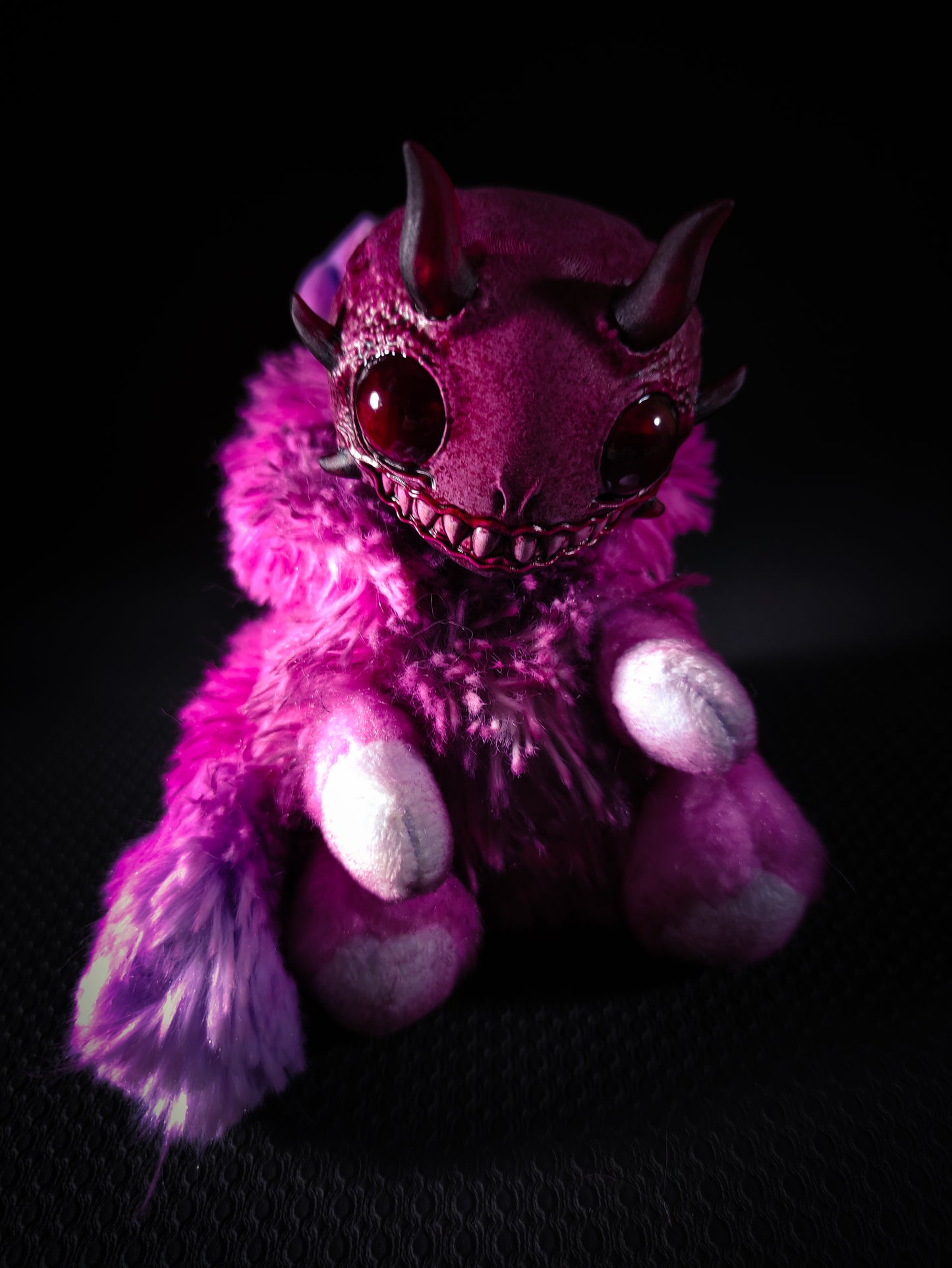 FRIENDPHIBIAN Crimson Coral II Flavour - Cryptid Art Doll Plush Toy