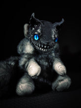 Load image into Gallery viewer, Saphinx - FIENDLINE Cryptid Art Doll Plush Toy
